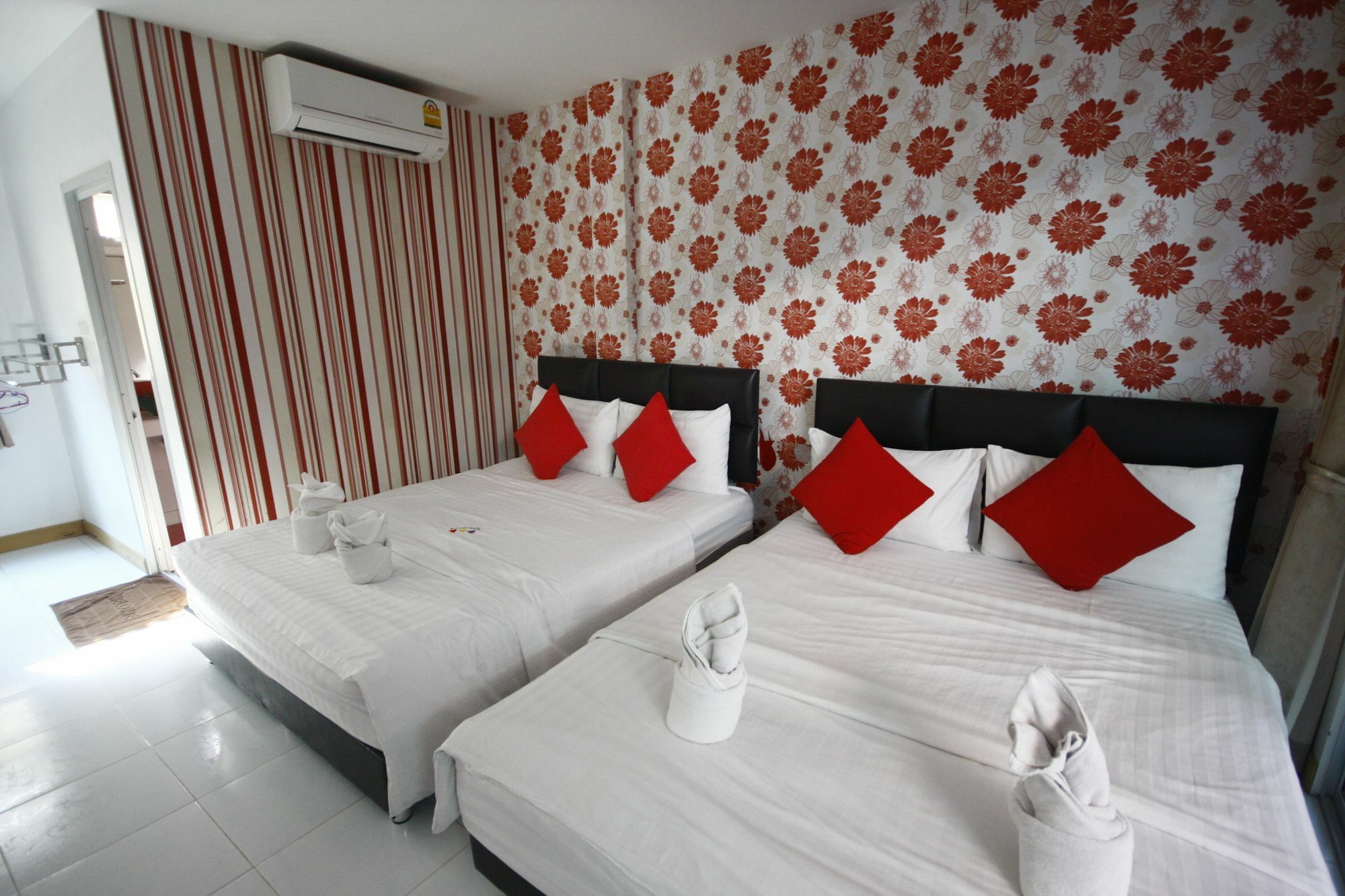 Tawaen Beach Resort Koh Larn Exterior foto